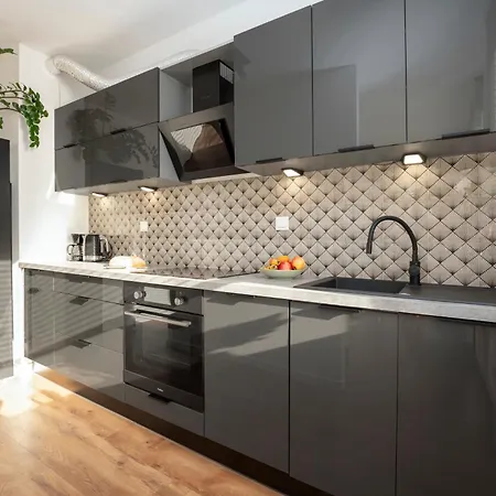 Stylowy Na Zupniczej 23 Z Garazem Blisko Wschodnia Warschau