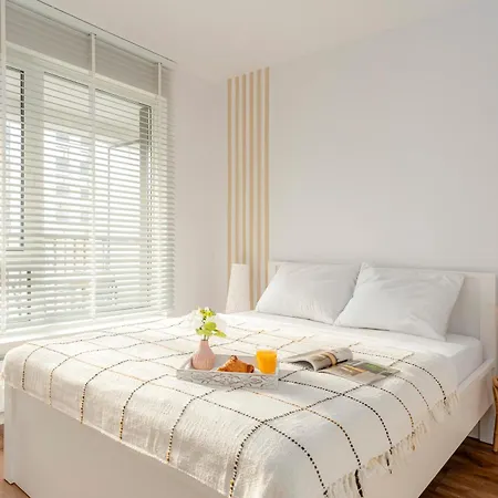 Stylowy Na Zupniczej 23 Z Garazem Blisko Wschodnia * Varşova